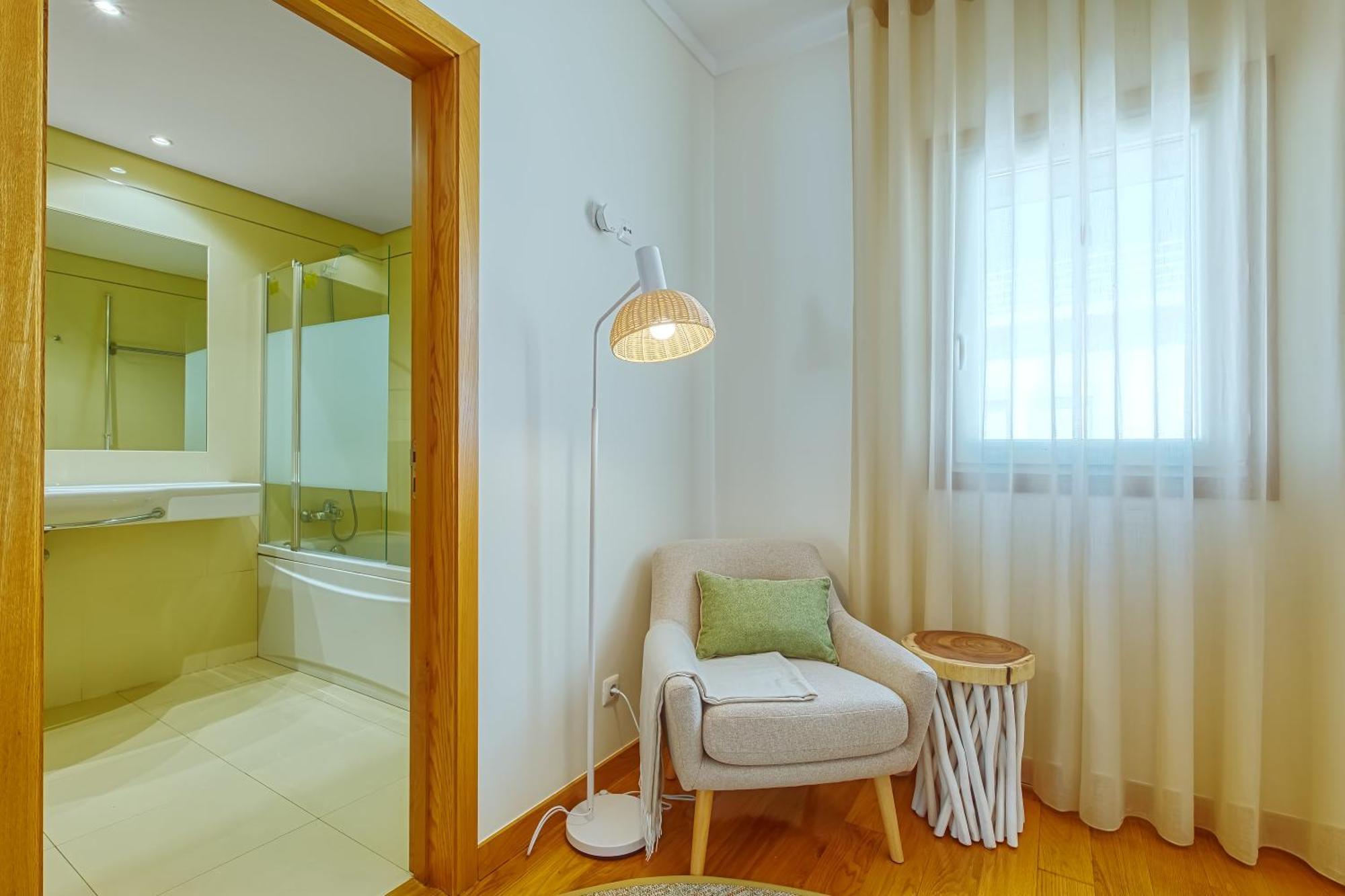 Stunning House With Terrace Apartment *